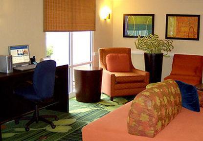 Fairfield & By Marriott Pittsburgh 3*