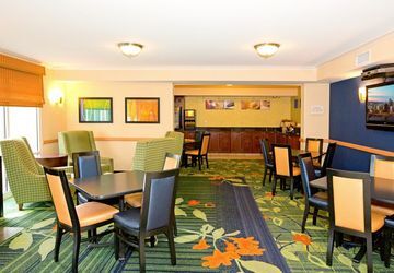 Fairfield & By Marriott Pittsburgh